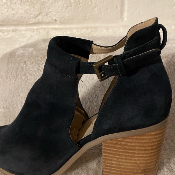 Sole Society Ferris Navy Suede Cut-out booties with Ankle buckles, sz 9.5 - Picture 4 of 7